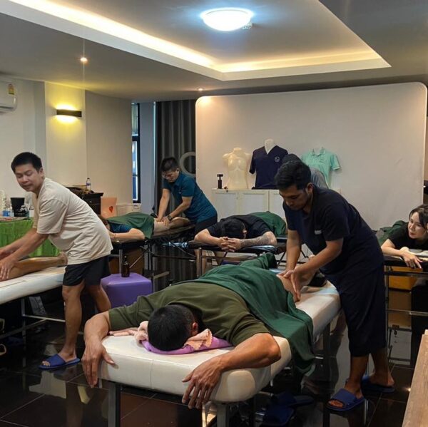 SPORTS MASSAGE AND PASSIVE STATIC STRETCHING การนวดนักกีฬาและยืดเหยียดกล้ามเนื้อ - Image 4